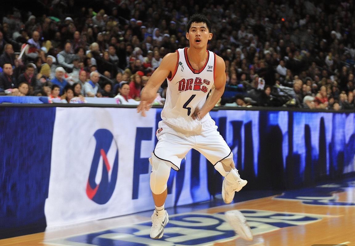 2014年NBA热火勇士巅峰对决回顾：篮球史上的经典瞬间